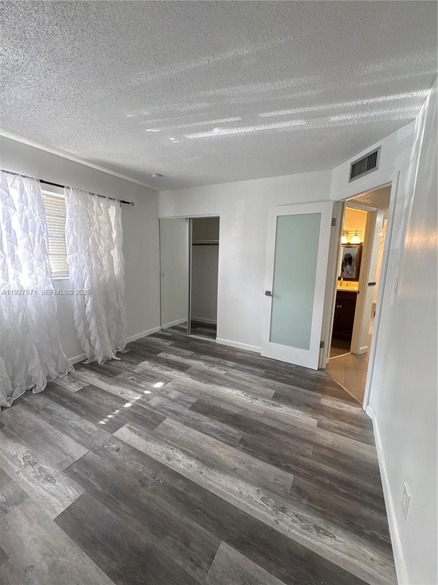 JARRET HALL CONDO - Residential