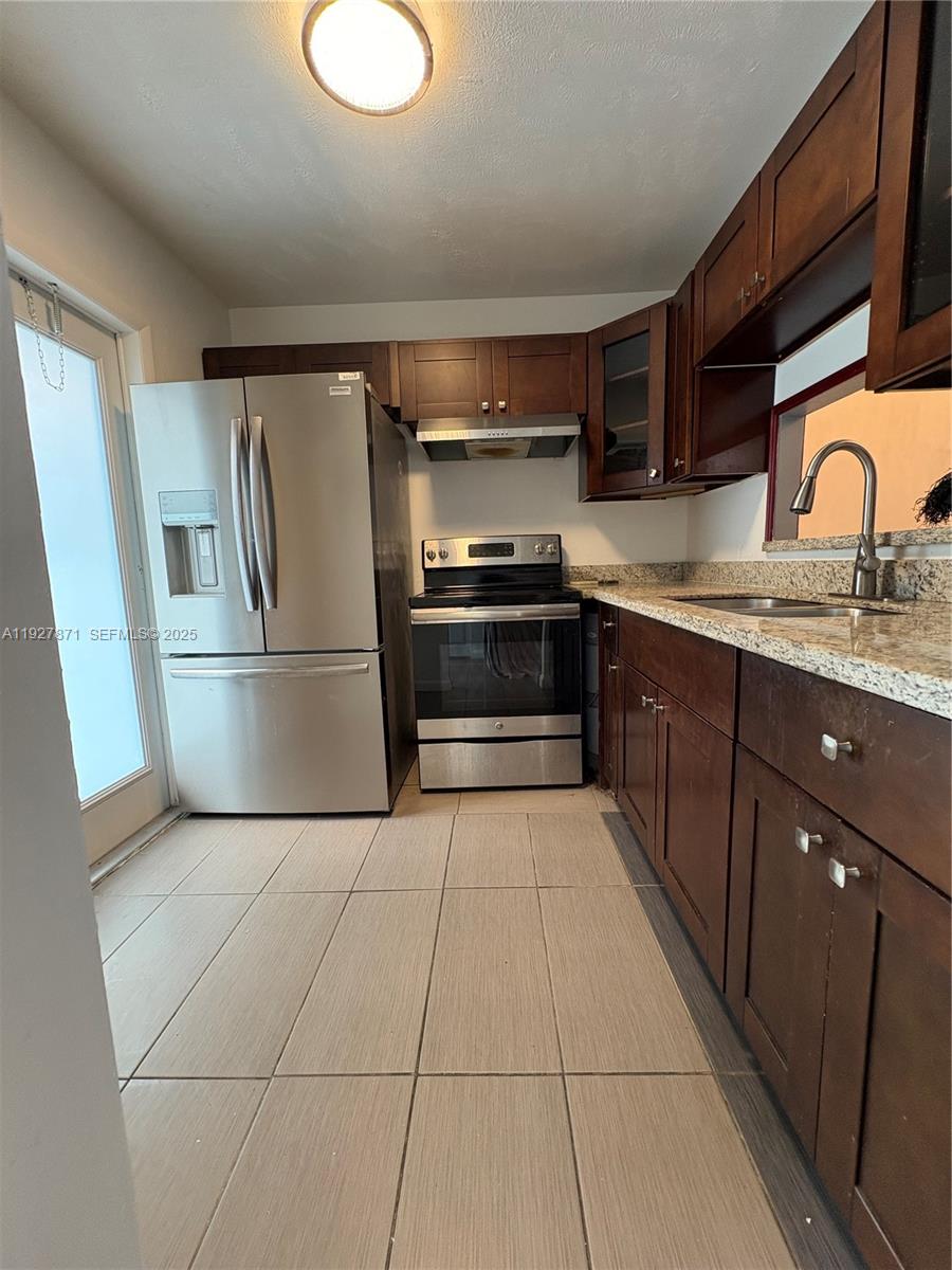 JARRET HALL CONDO - Residential