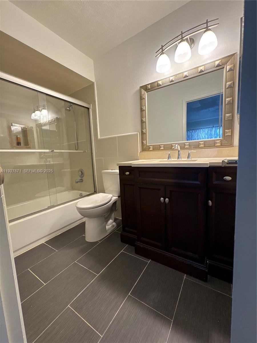 JARRET HALL CONDO - Residential