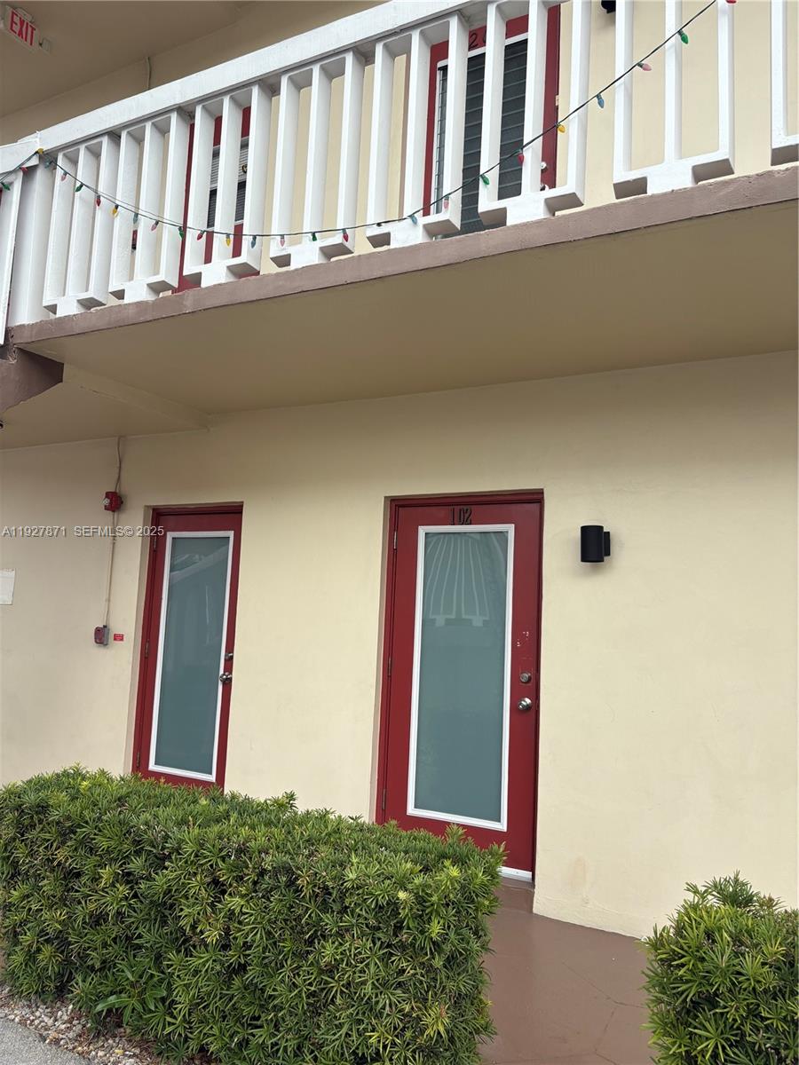 JARRET HALL CONDO - Residential