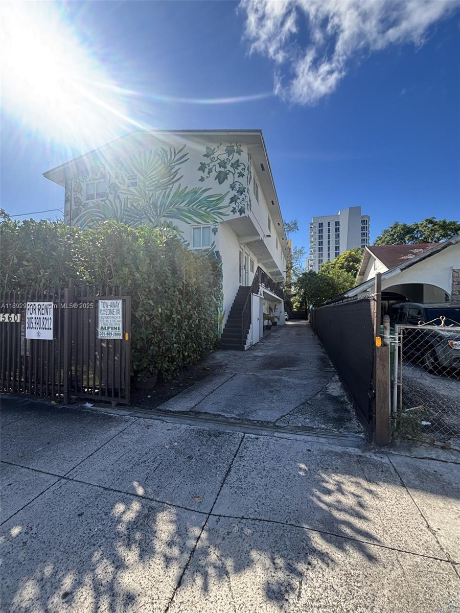CITY OF MIAMI SOUTH - Residential Lease