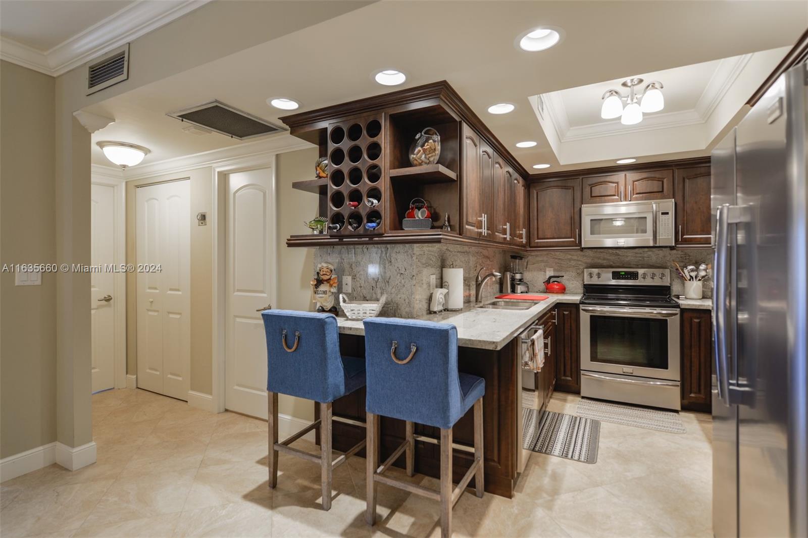 HEMISPHERES CONDO - Residential