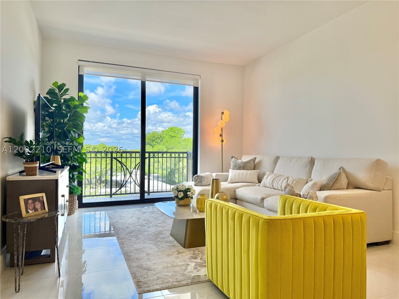 301 Altara Ave 418