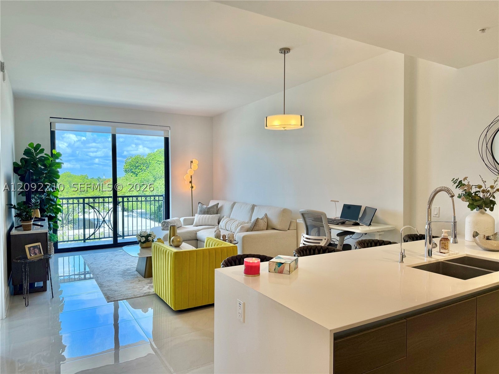 301 Altara Ave 418