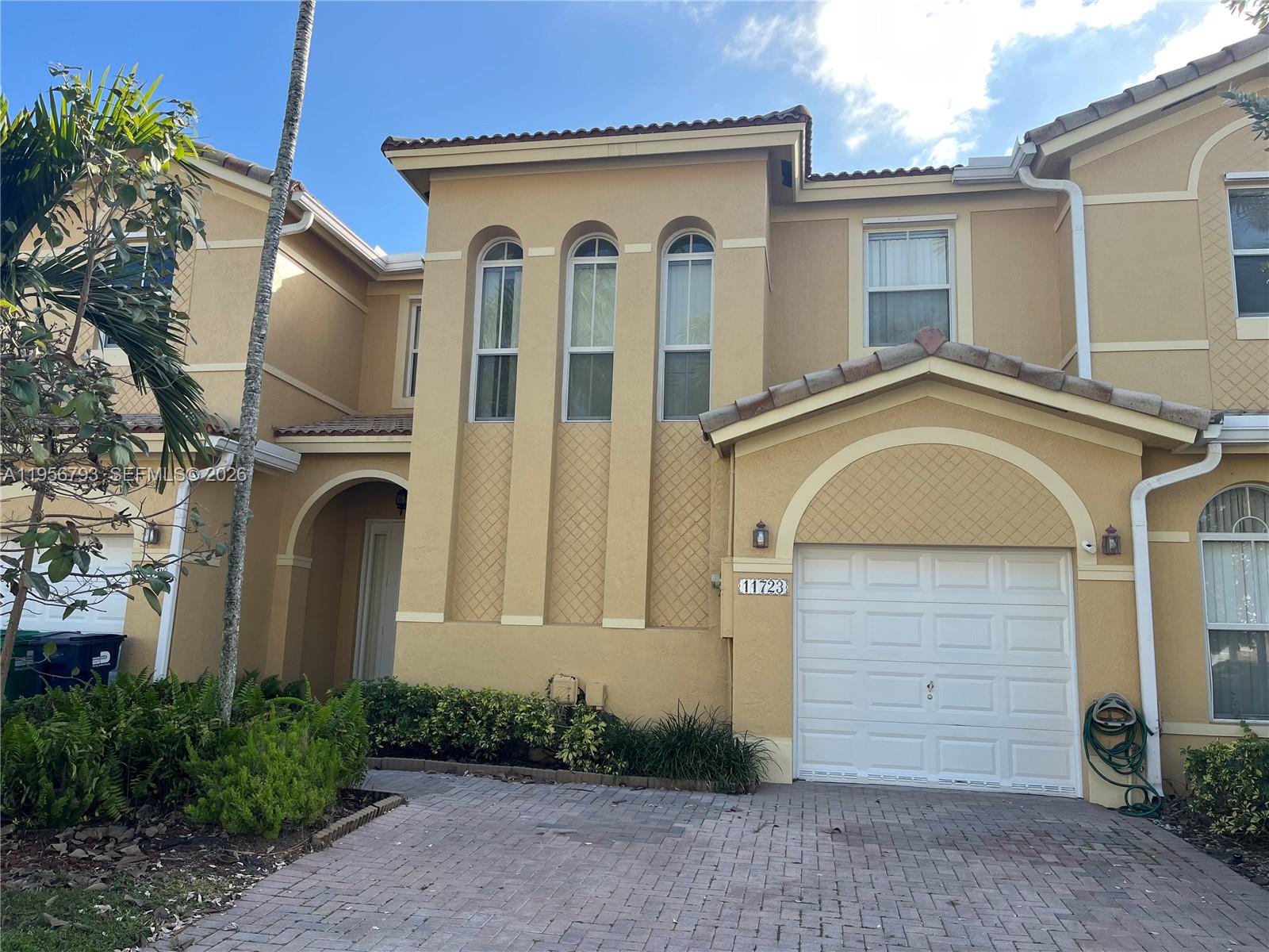 Century Beeze - Residential Lease