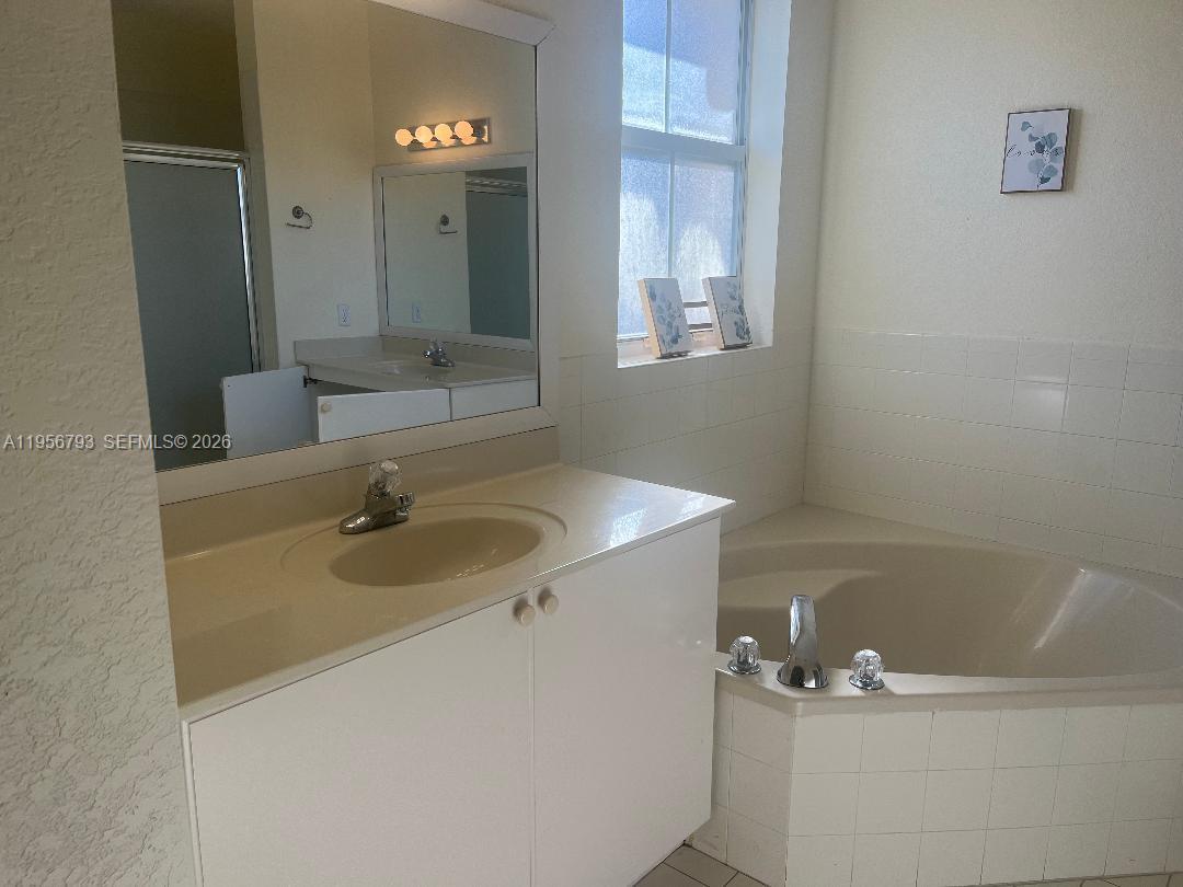 Century Beeze - Residential Lease