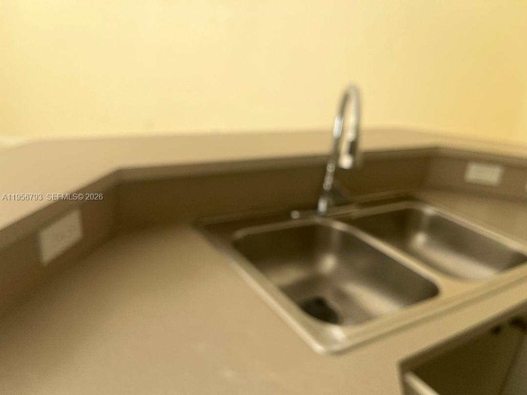 Century Beeze - Residential Lease