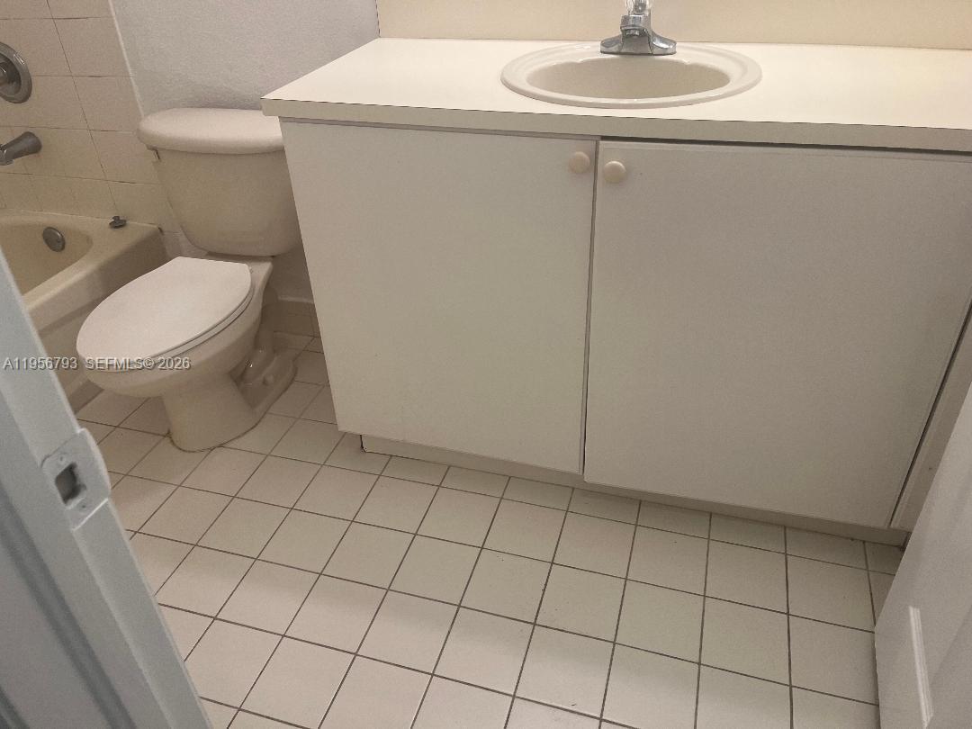 Century Beeze - Residential Lease