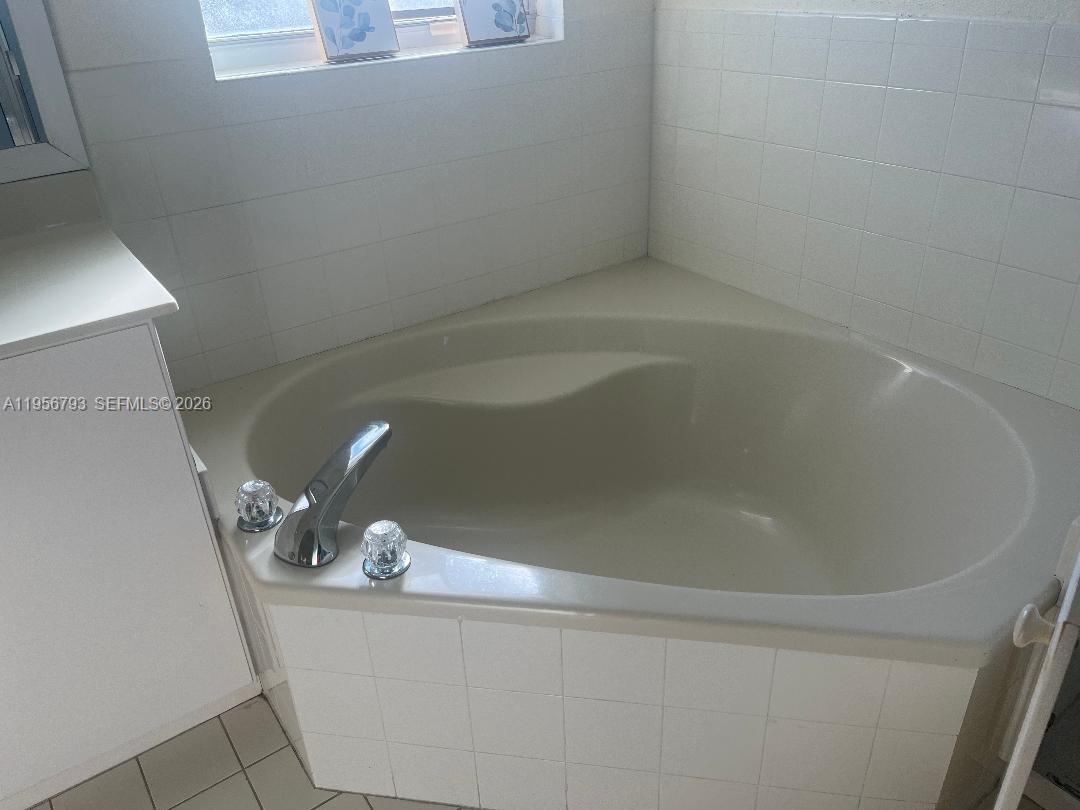 Century Beeze - Residential Lease