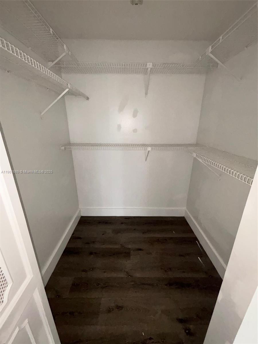 PLAZA OF AMERICAS CONDO P - Residential Lease