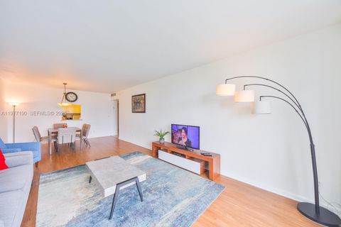 Tiny photo for 19370 Collins Ave #622, Sunny Isles Beach, FL 33160 (MLS # A11977190)