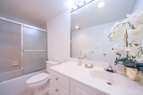 Tiny photo for 19370 Collins Ave #622, Sunny Isles Beach, FL 33160 (MLS # A11977190)