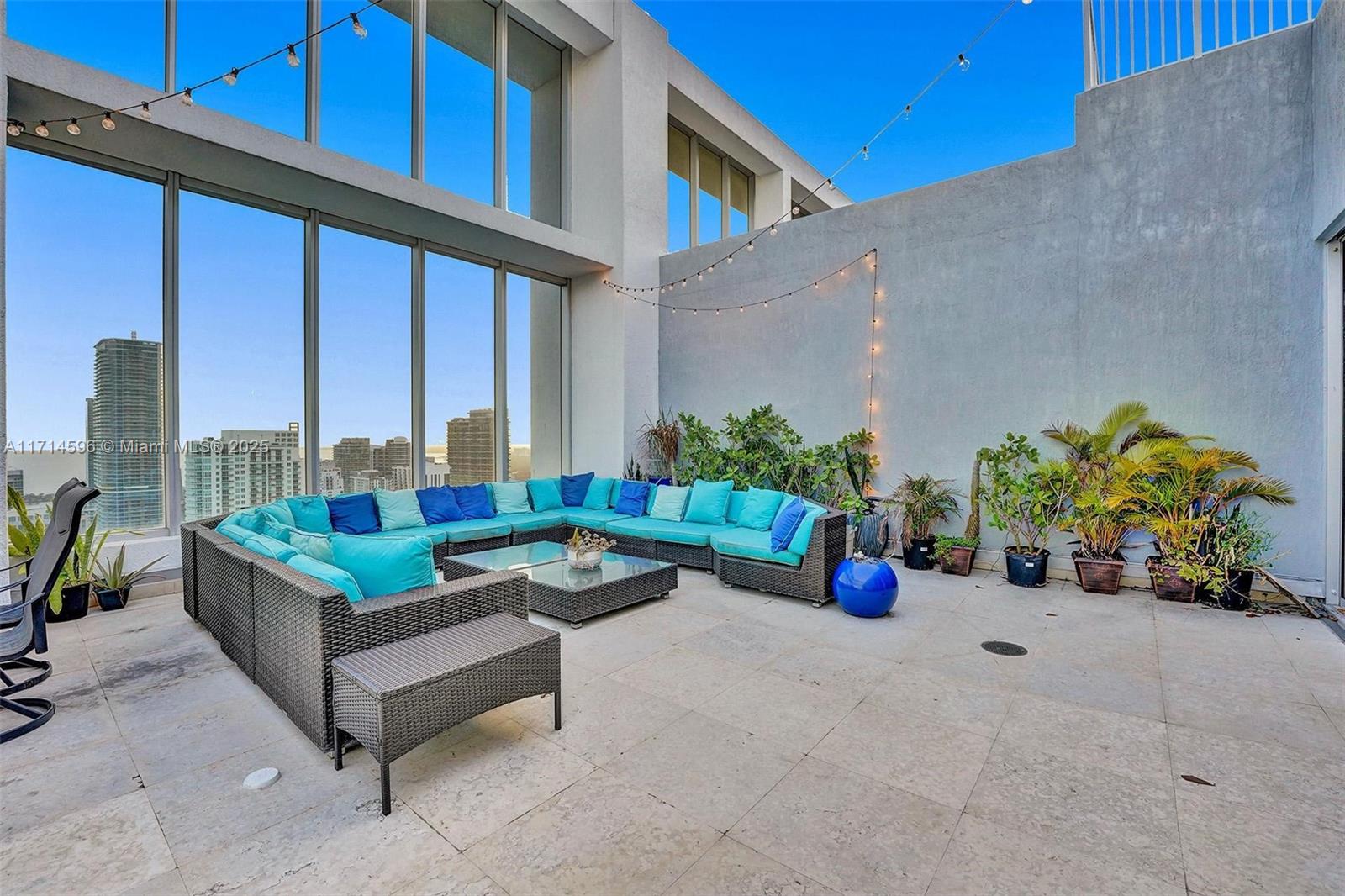 ICON BRICKELL NO TWO - Residential