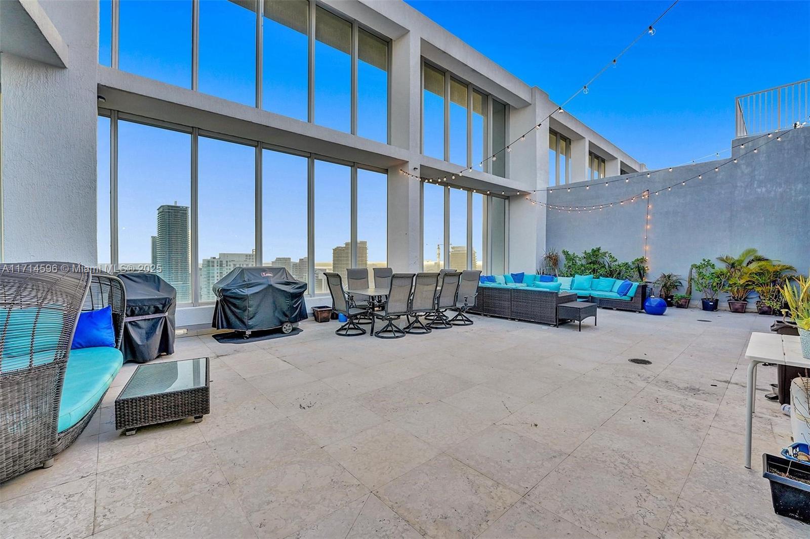 ICON BRICKELL NO TWO - Residential