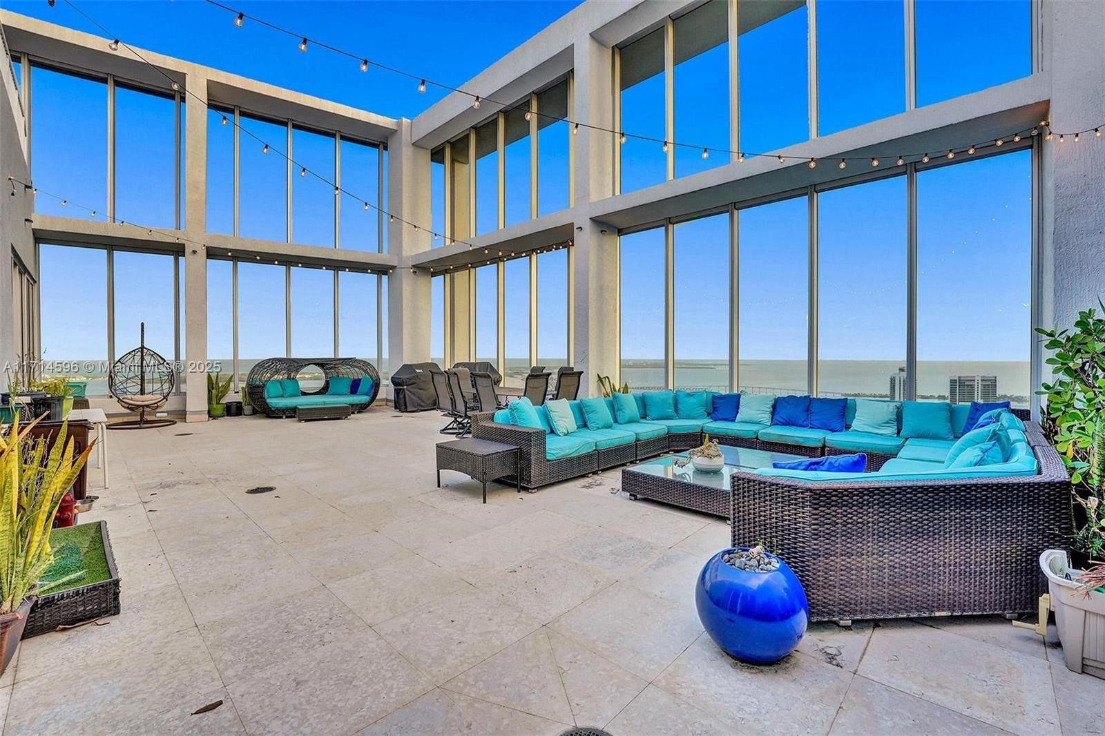 ICON BRICKELL NO TWO - Residential