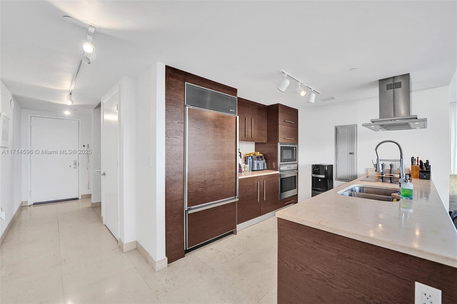 ICON BRICKELL NO TWO - Residential