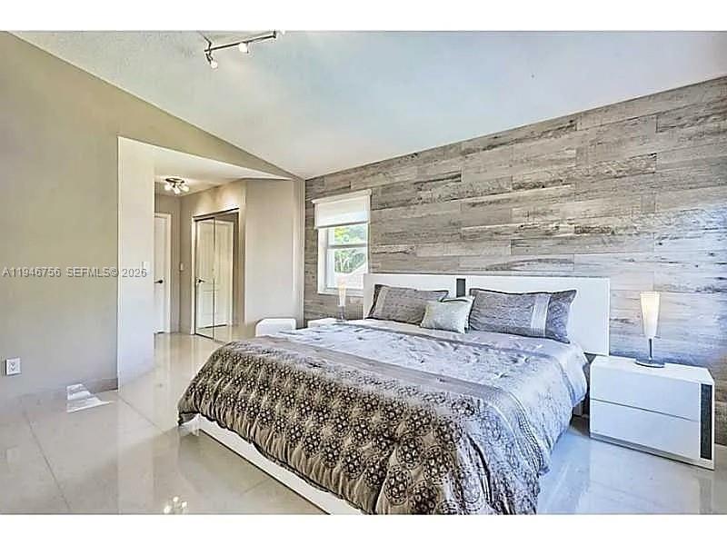 DORAL ISLES-ANTILLES - Residential