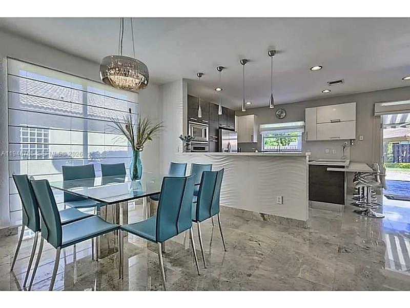 DORAL ISLES-ANTILLES - Residential