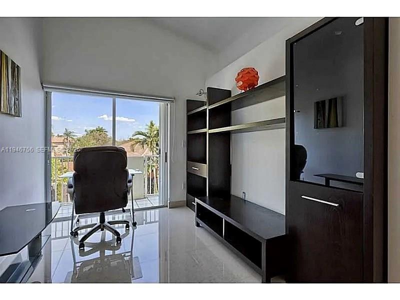 DORAL ISLES-ANTILLES - Residential