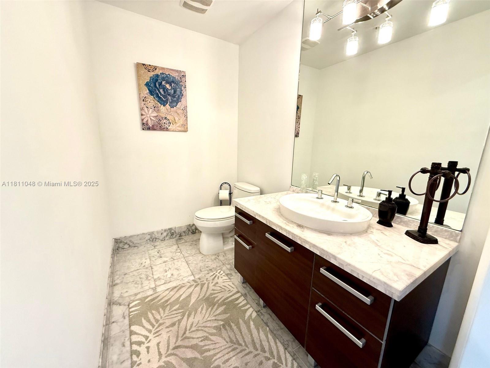 VIZCAYNE SOUTH CONDO - Residential
