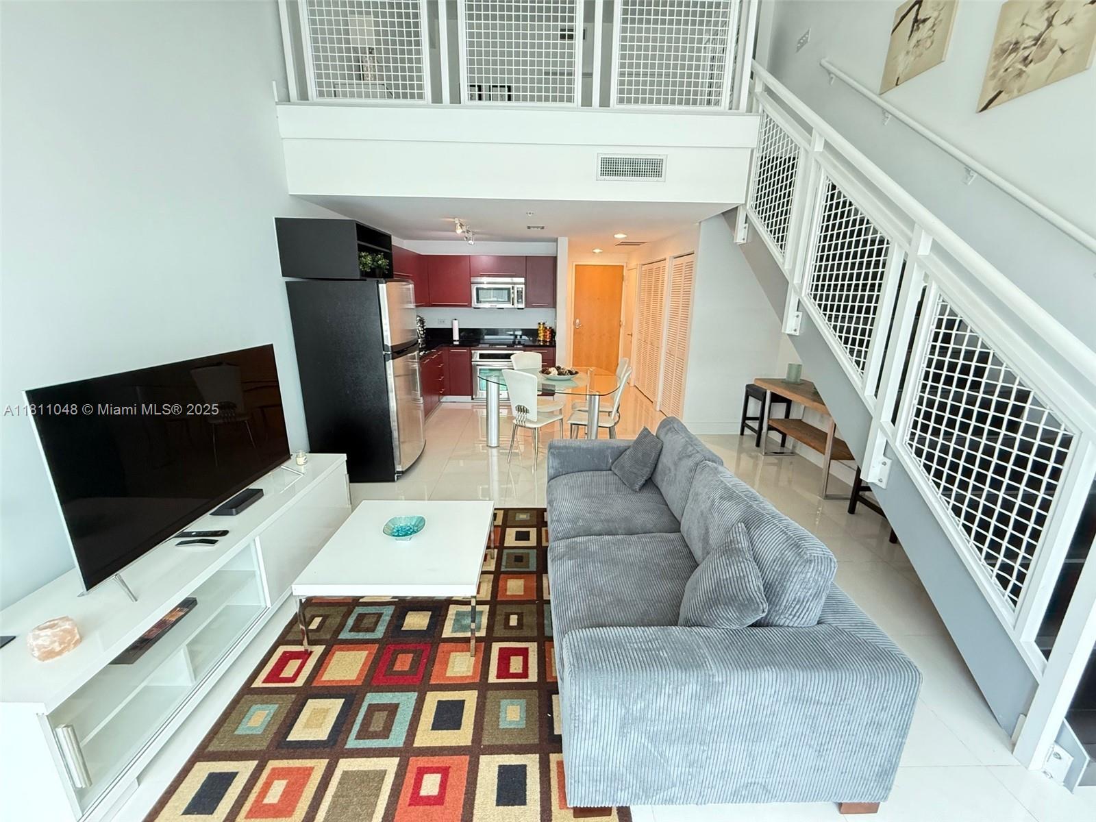 VIZCAYNE SOUTH CONDO - Residential