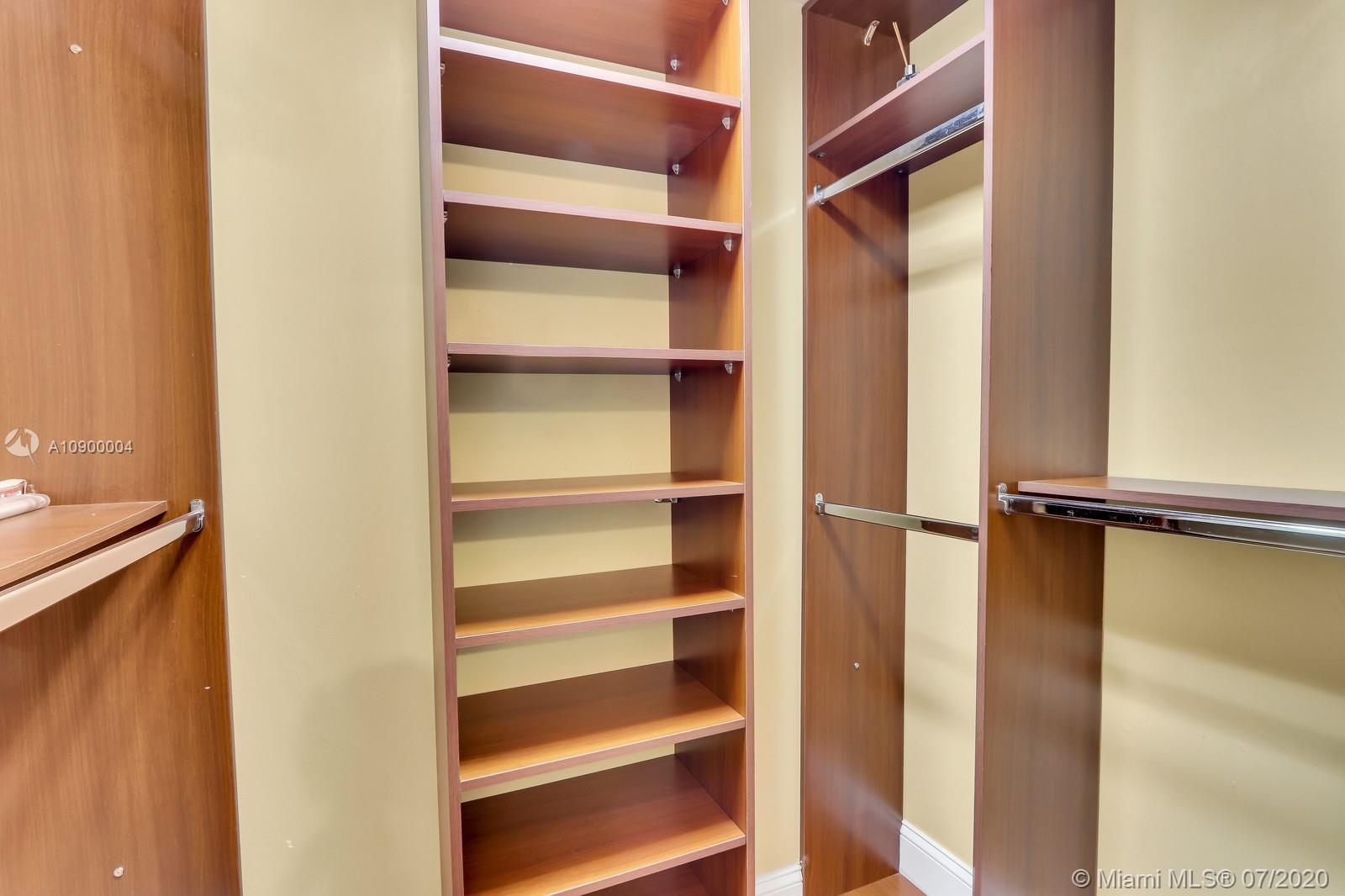 PARKER PLAZA ESTATES COND - Residential Lease