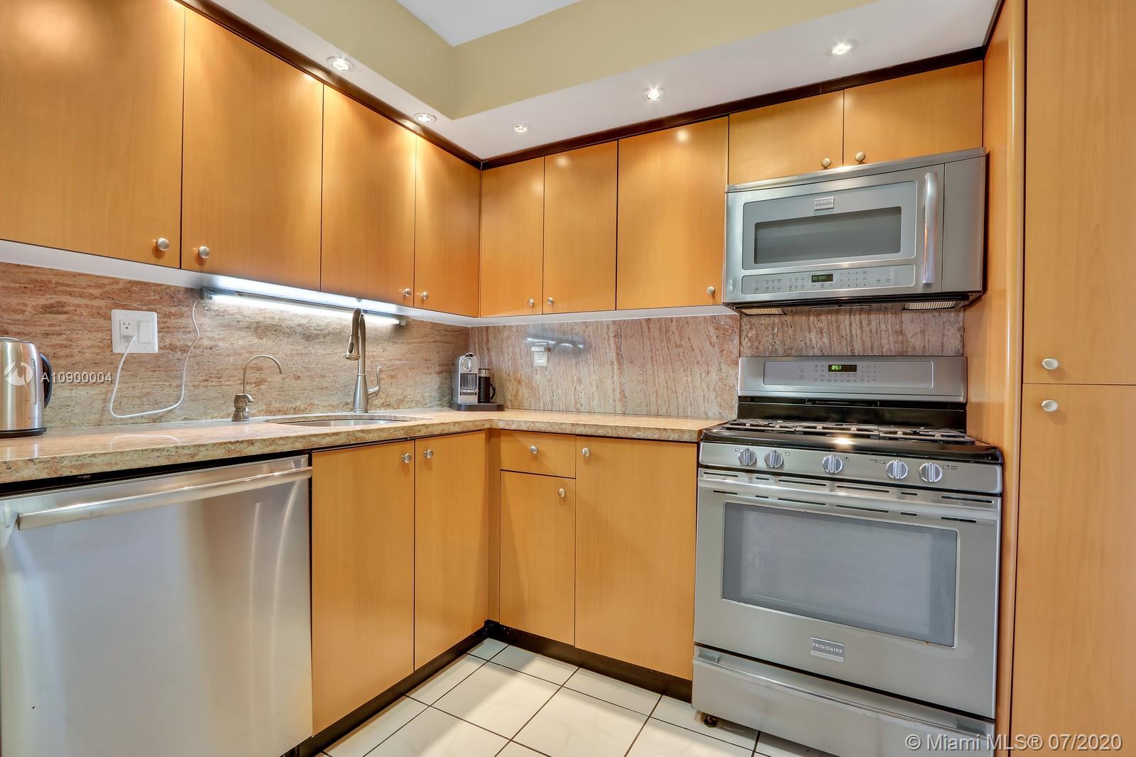 PARKER PLAZA ESTATES COND - Residential Lease