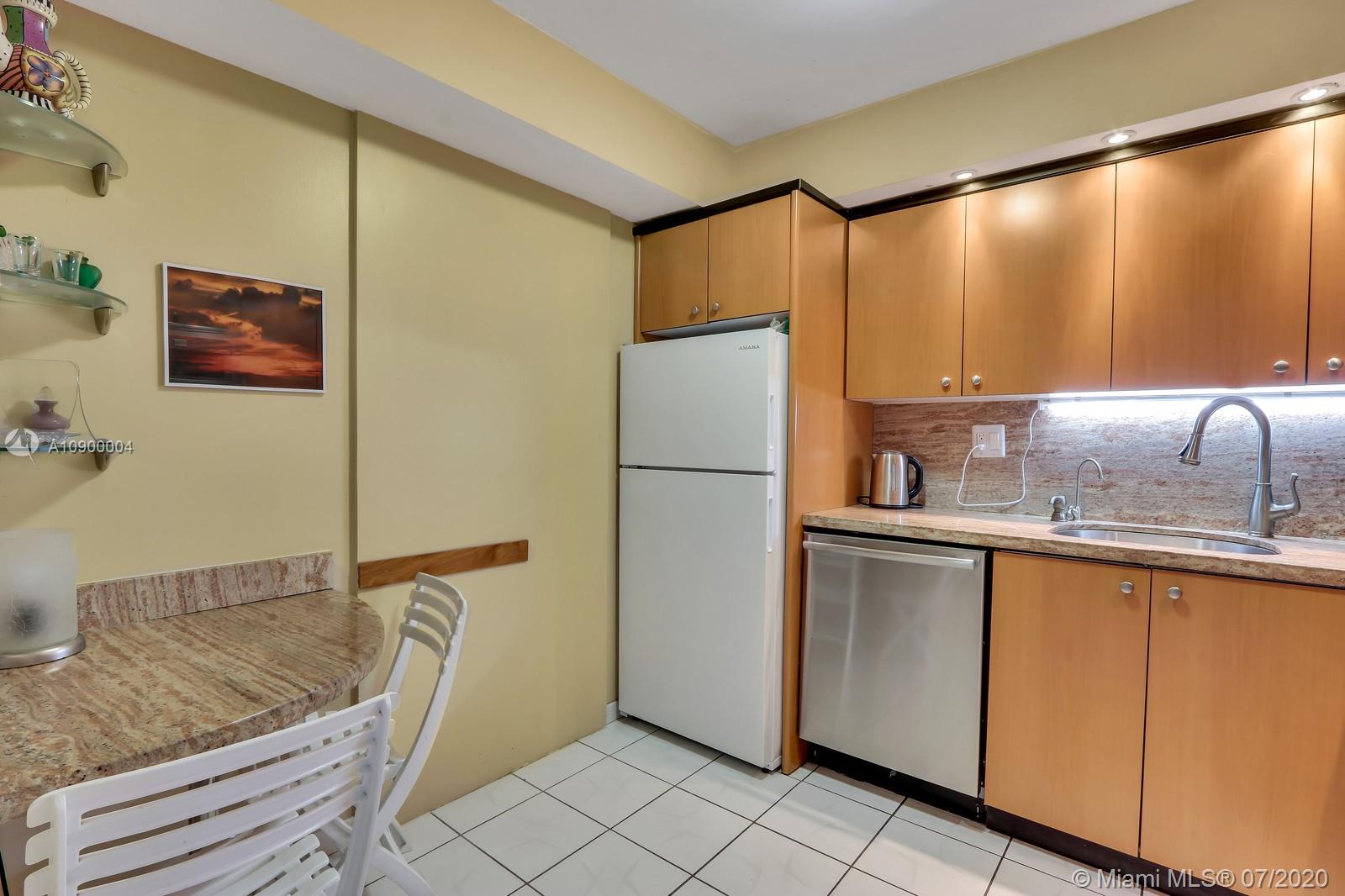 PARKER PLAZA ESTATES COND - Residential Lease