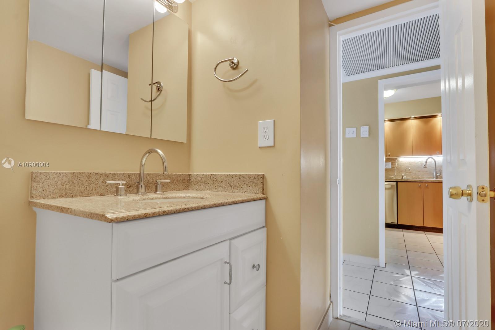 PARKER PLAZA ESTATES COND - Residential Lease