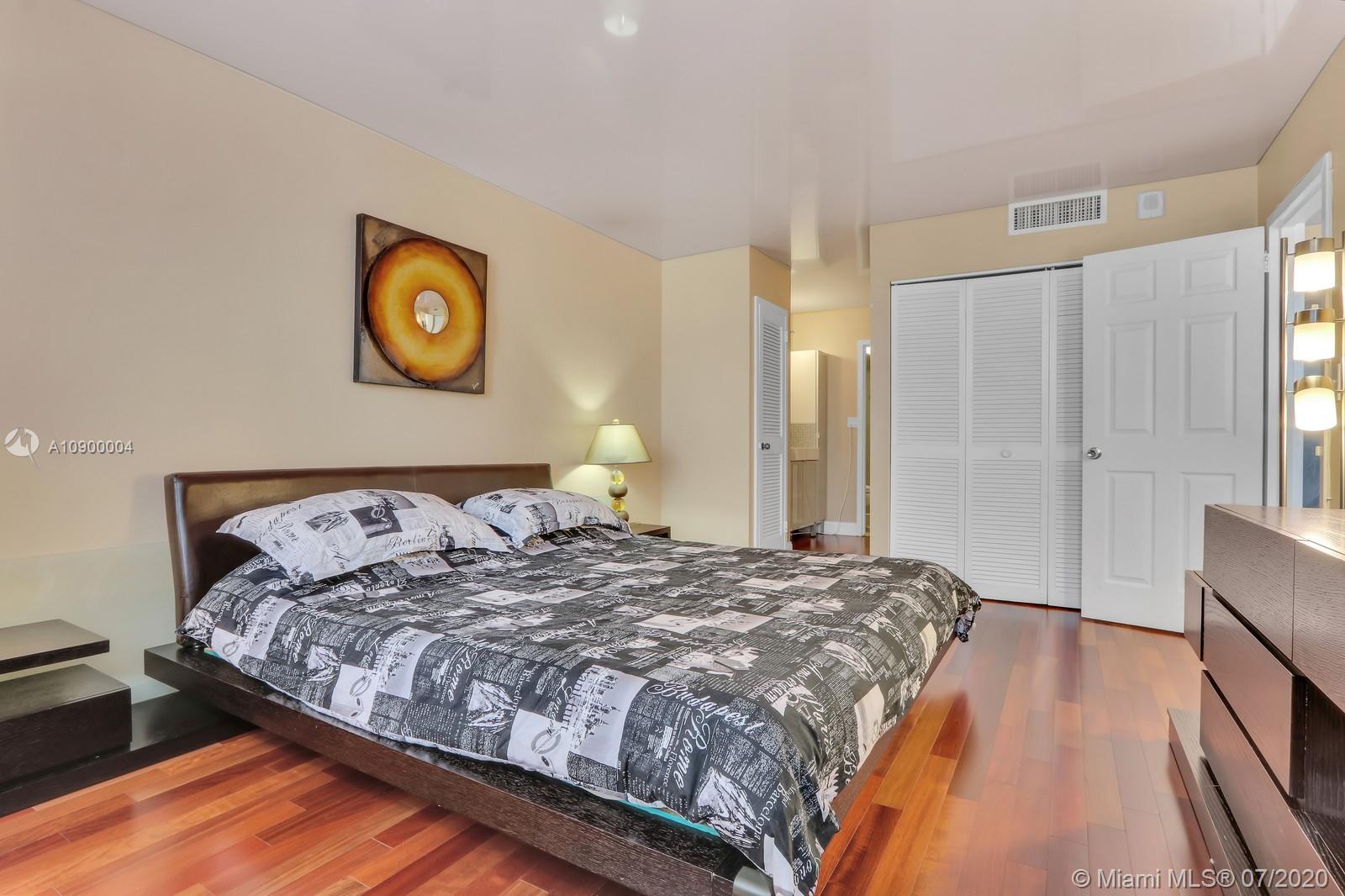 PARKER PLAZA ESTATES COND - Residential Lease