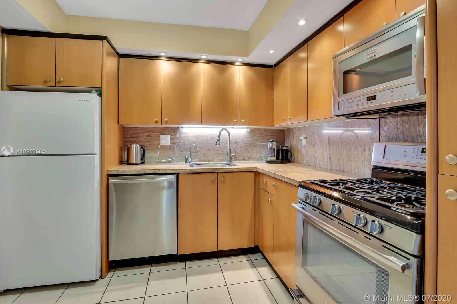 PARKER PLAZA ESTATES COND - Residential Lease