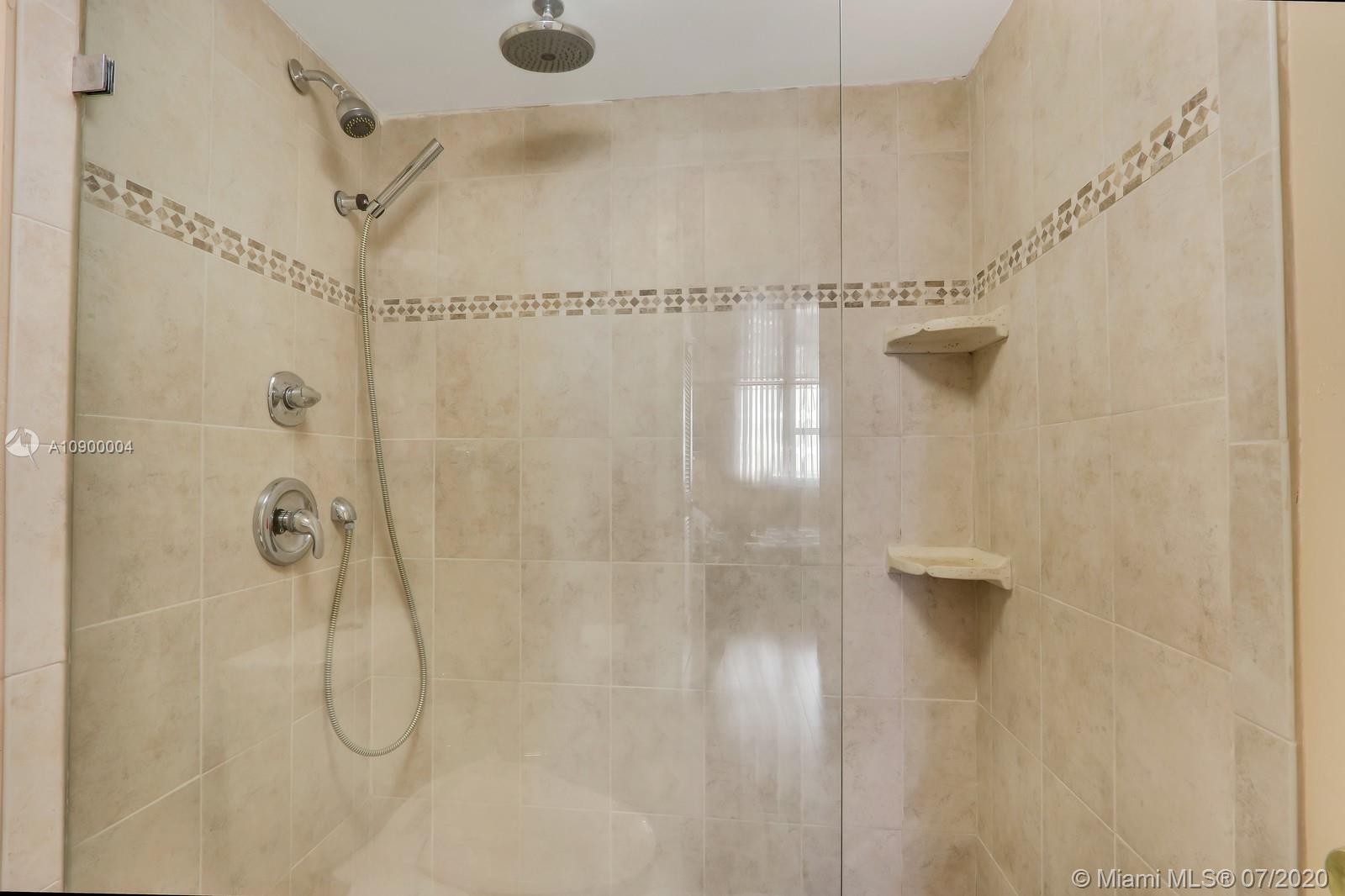 PARKER PLAZA ESTATES COND - Residential Lease