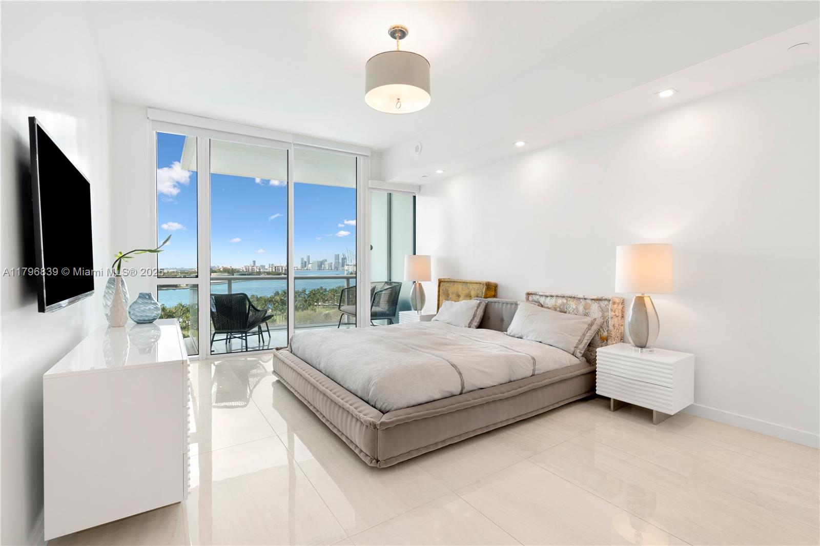 Continuum on South Beach - Residential