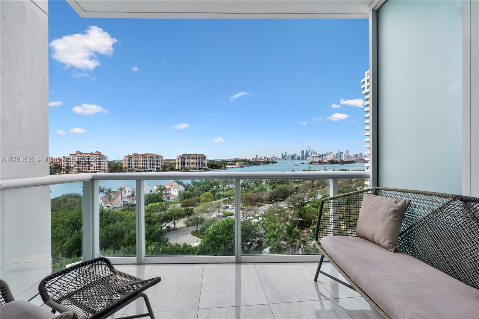 Continuum on South Beach - Residential
