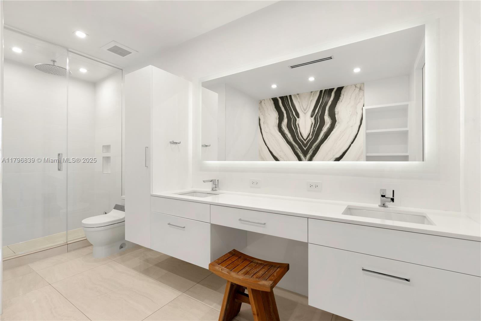 Continuum on South Beach - Residential