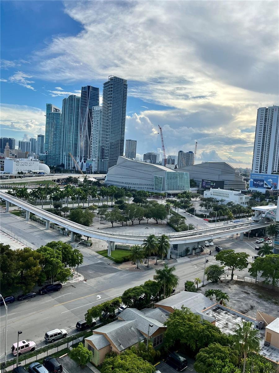 VENETIA CONDO - Residential