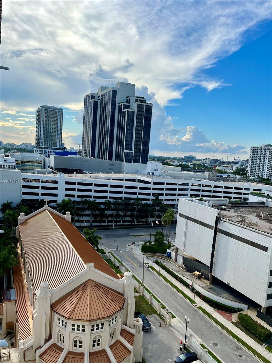 VENETIA CONDO - Residential