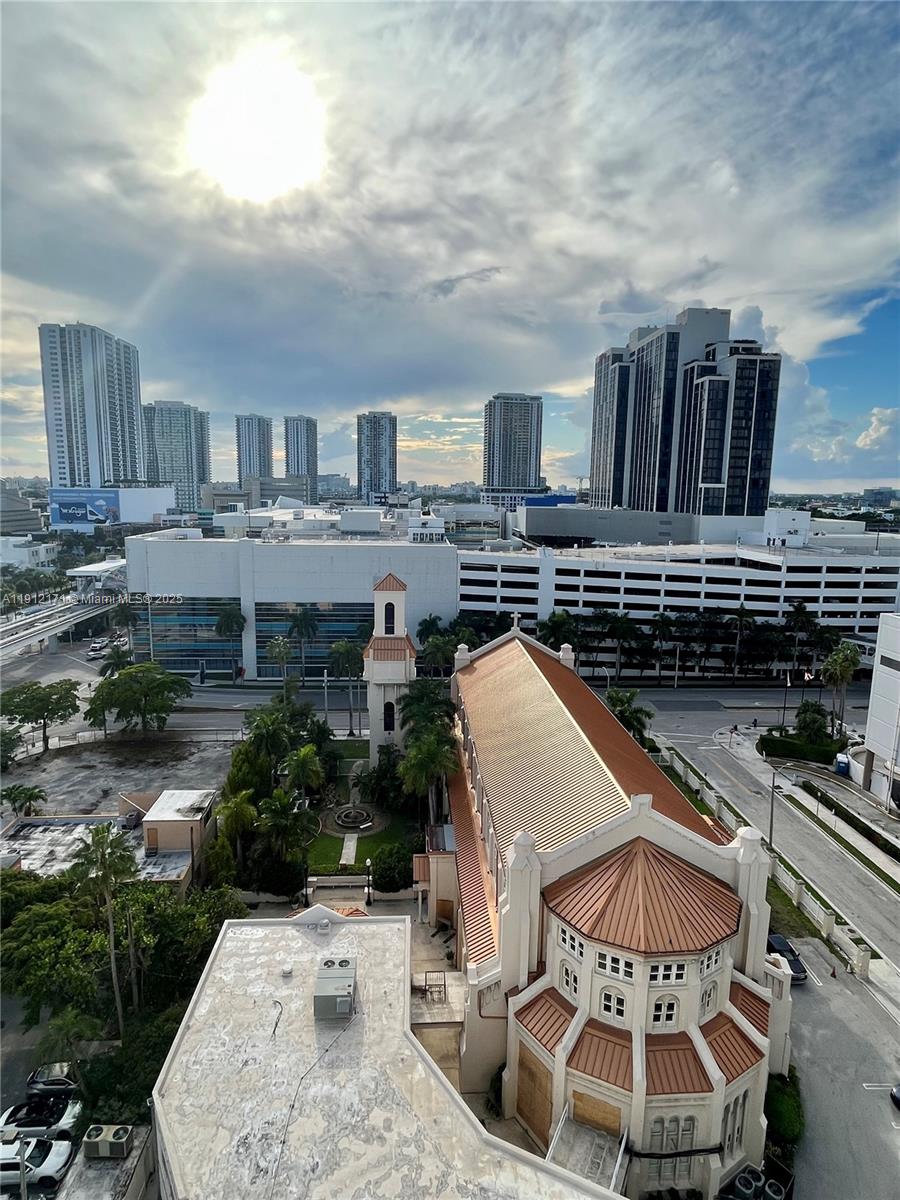 VENETIA CONDO - Residential