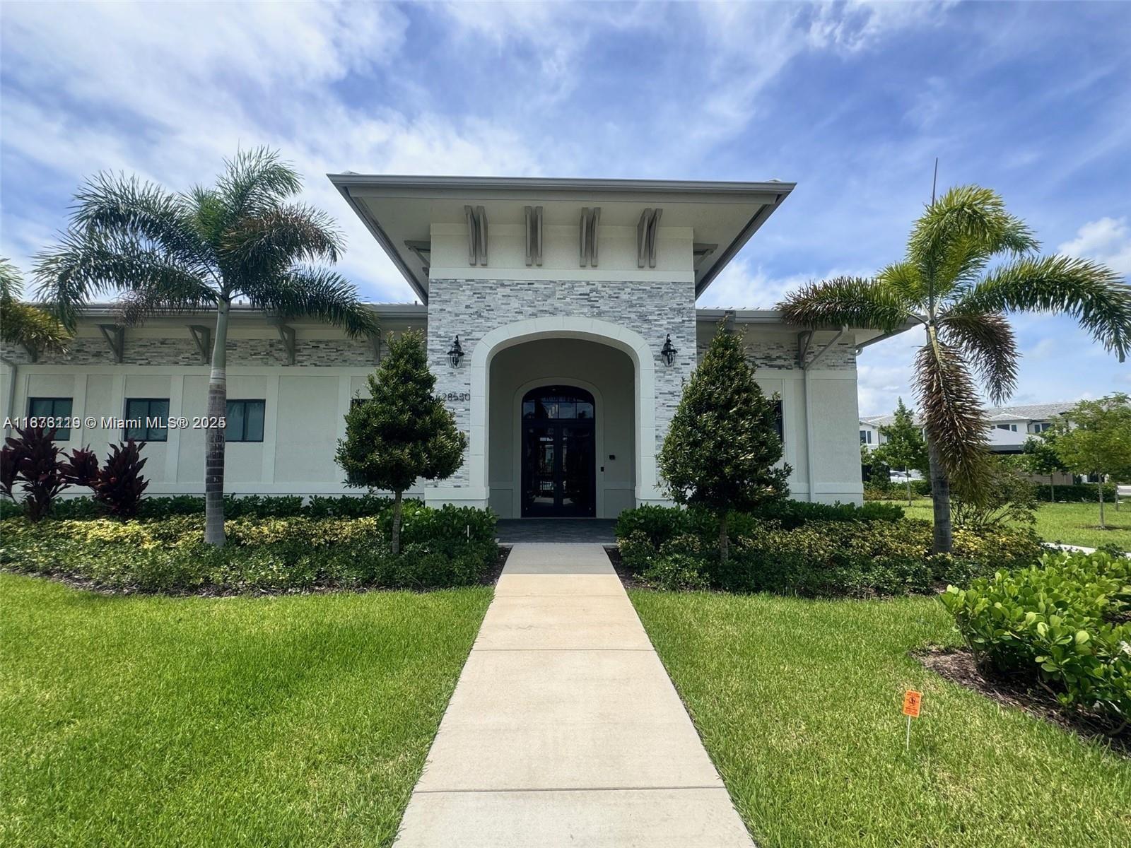 PINE ISLE - Residential