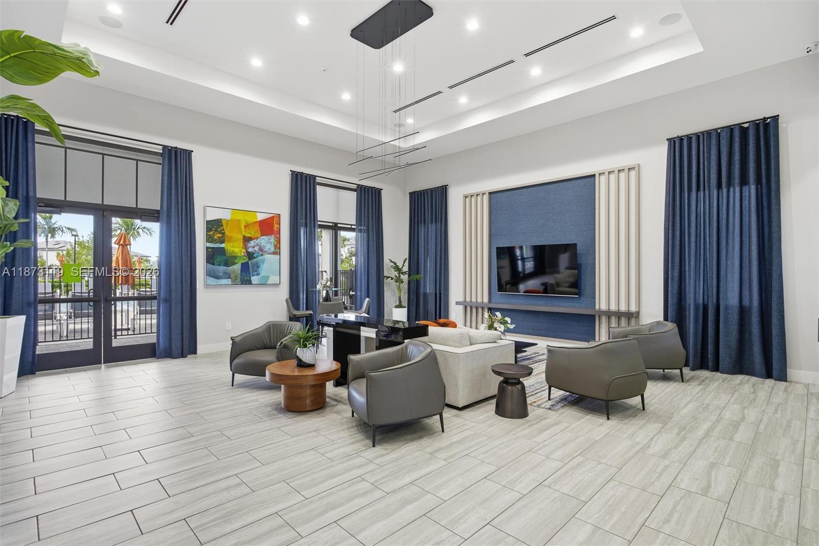 PINE ISLE - Residential