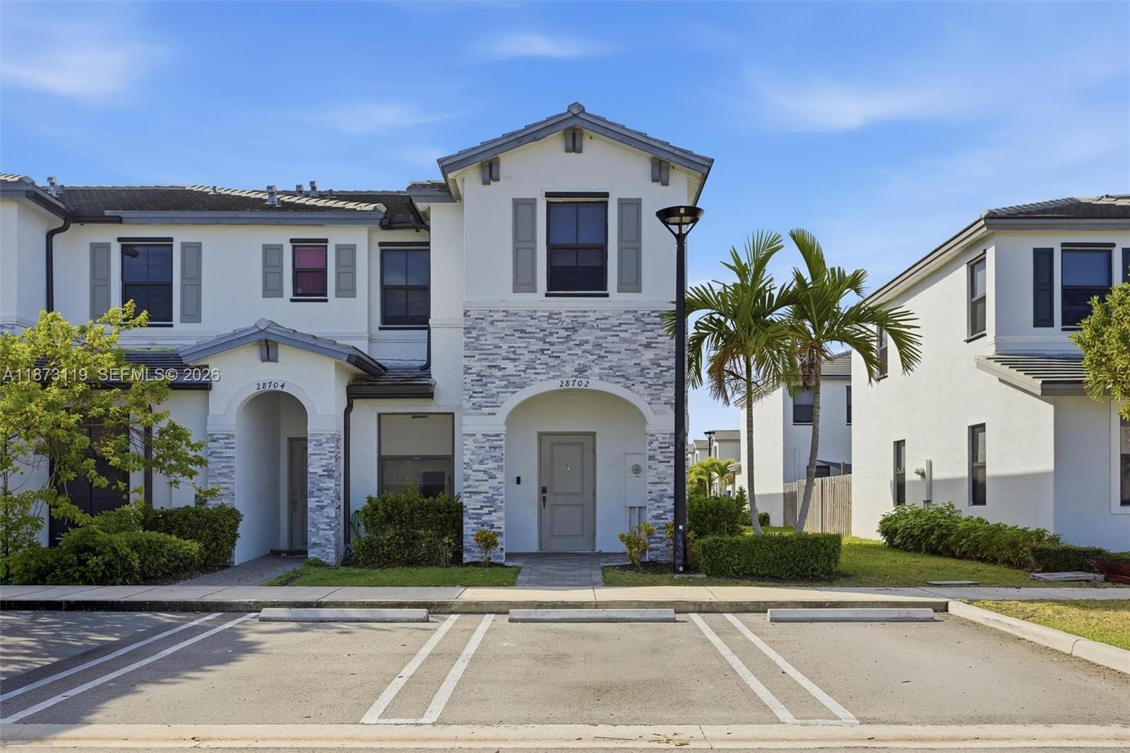 PINE ISLE - Residential