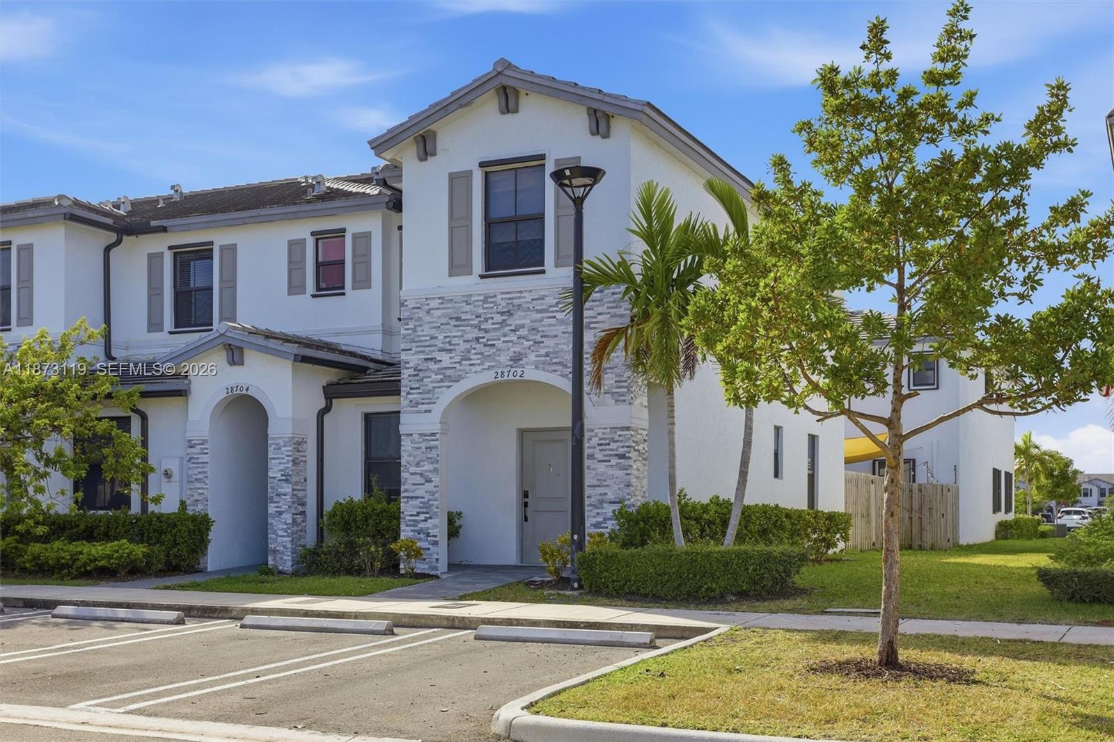 PINE ISLE - Residential