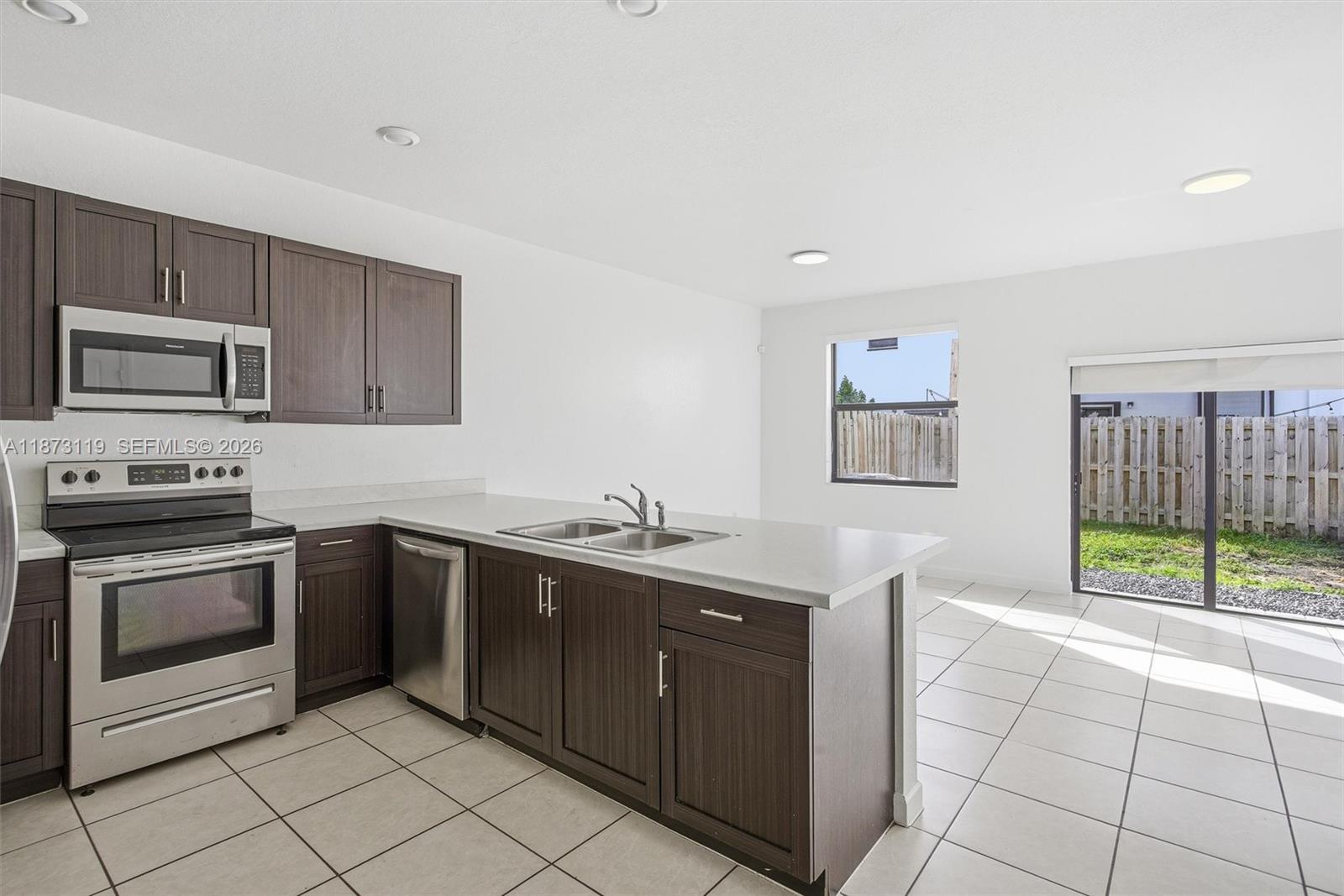 PINE ISLE - Residential