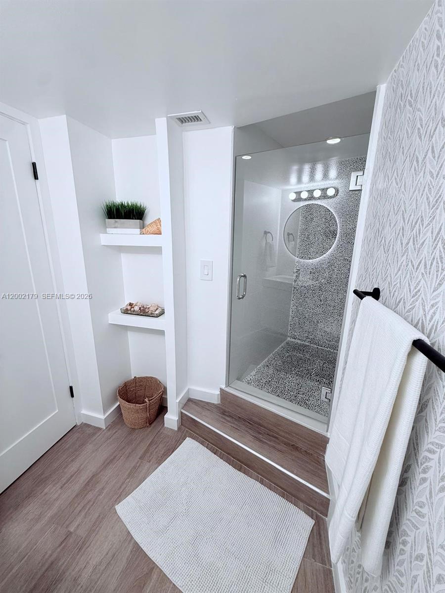 BRICKELL PLACE CONDO - Residential Lease