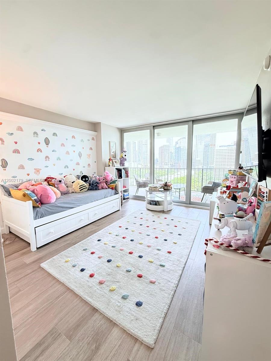 BRICKELL PLACE CONDO - Residential Lease