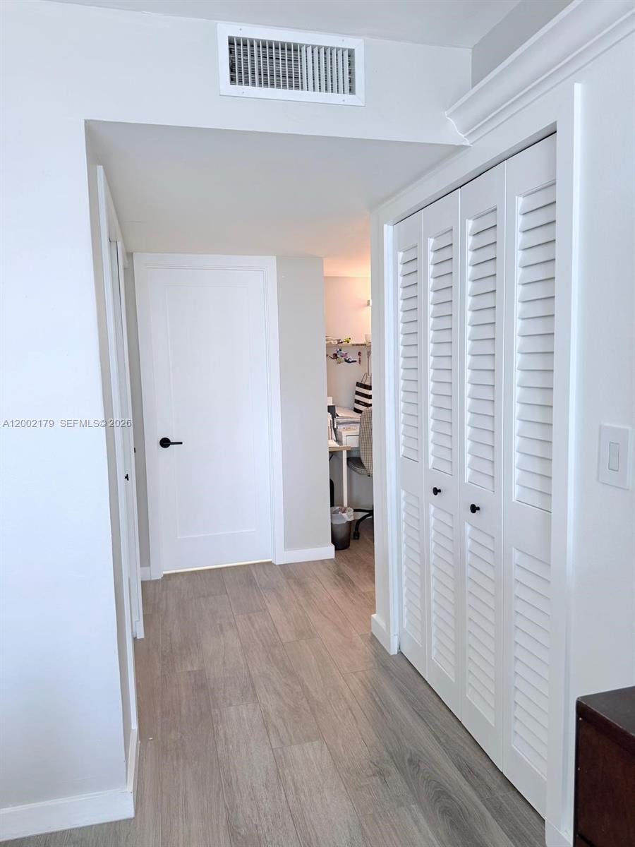 BRICKELL PLACE CONDO - Residential Lease