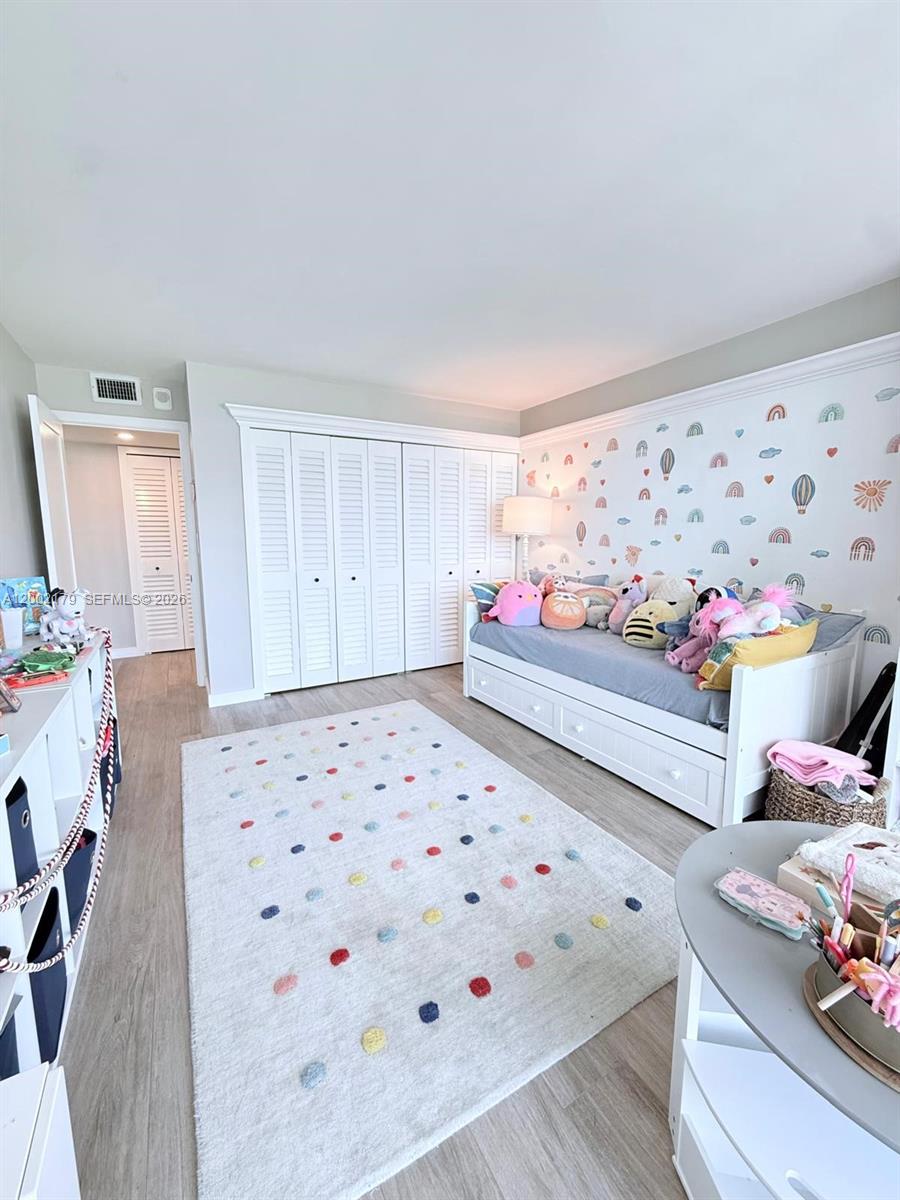 BRICKELL PLACE CONDO - Residential Lease