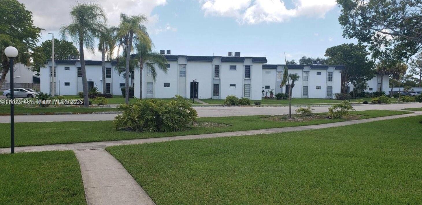Rental Property at 7250 Sw 94th Pl B6, Miami, Broward County, Florida - Bedrooms: 2 
Bathrooms: 2  - $2,200 MO.