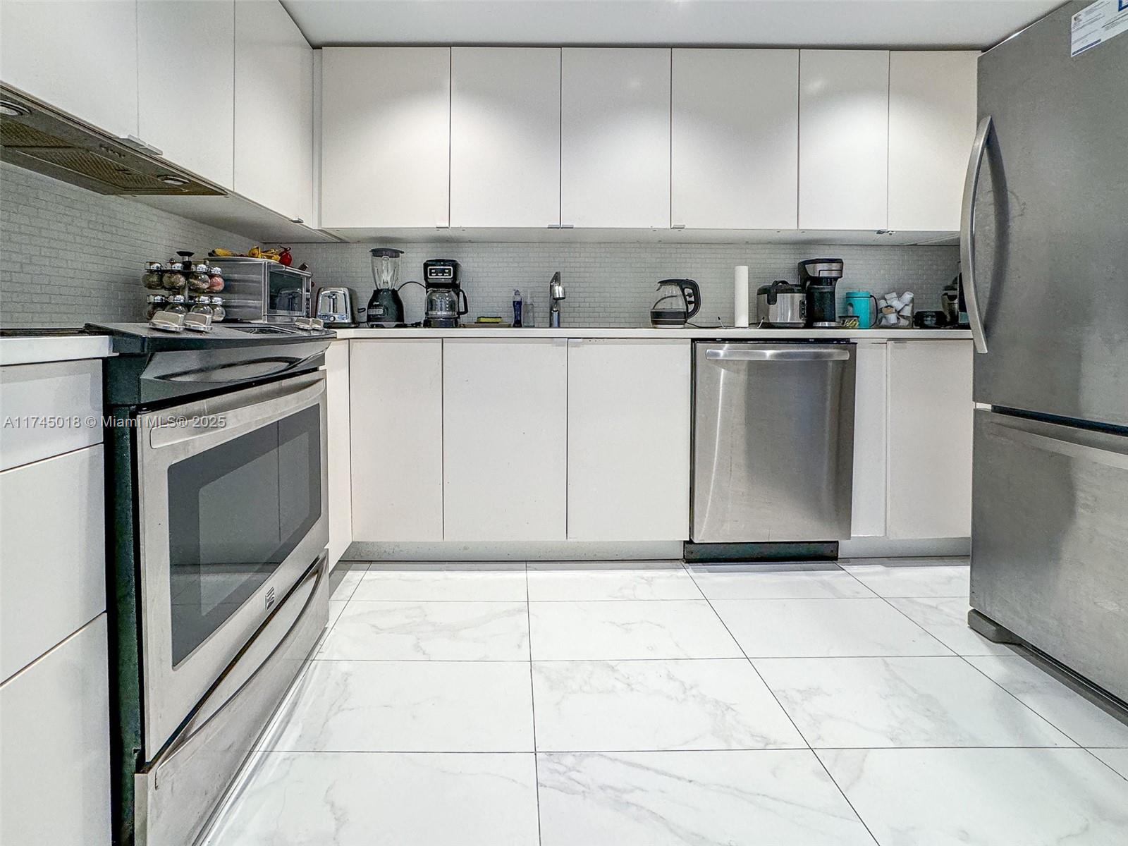 ARLEN HOUSE EAST CONDO - Residential