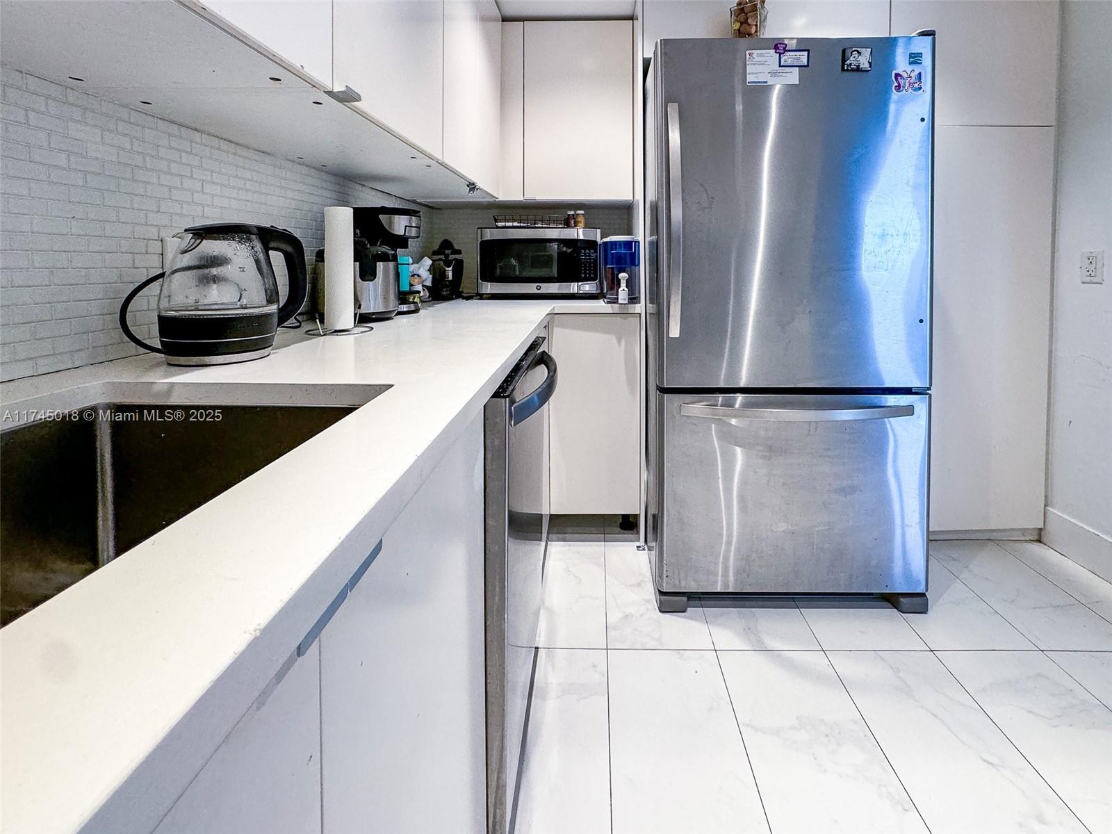 ARLEN HOUSE EAST CONDO - Residential